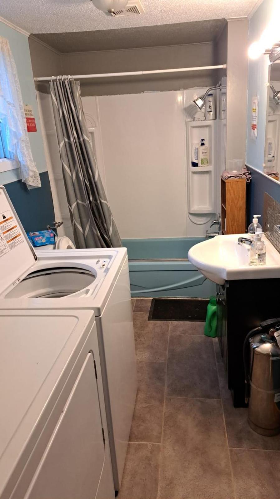 Le1226-Private Room 6 With Free Wifi And Parking Edmundston Exteriör bild